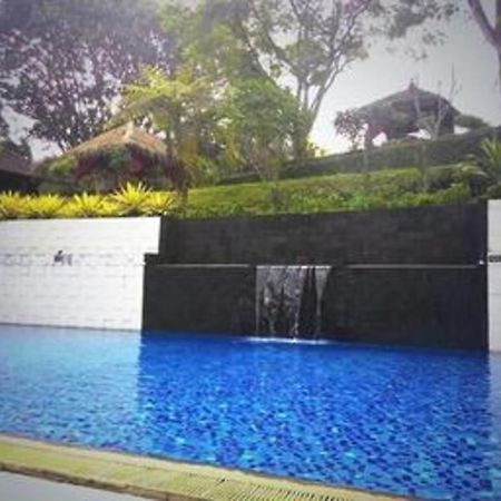 Hotel La Oma Lembang Exterior foto