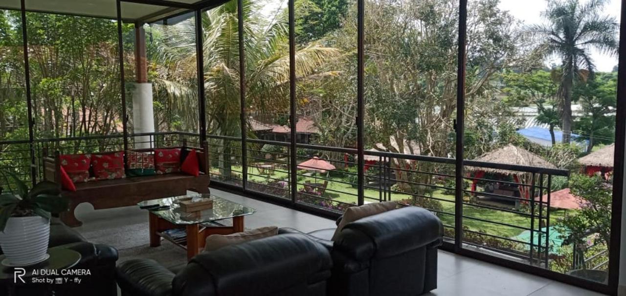 Hotel La Oma Lembang Exterior foto