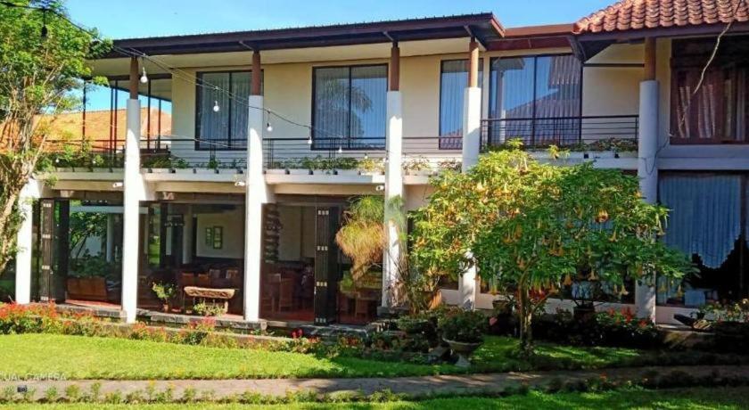 Hotel La Oma Lembang Exterior foto