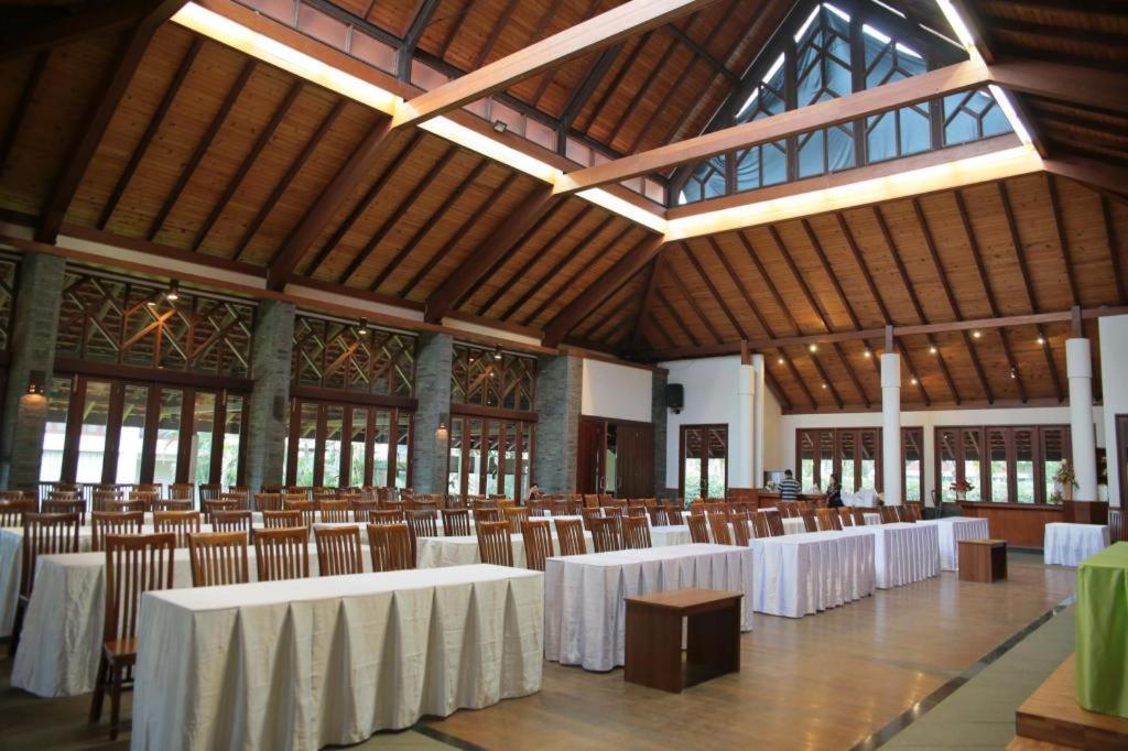 Hotel La Oma Lembang Exterior foto