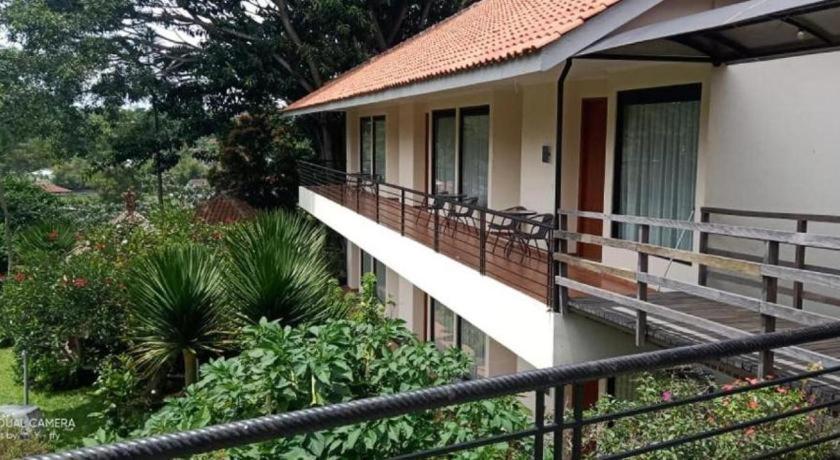 Hotel La Oma Lembang Exterior foto