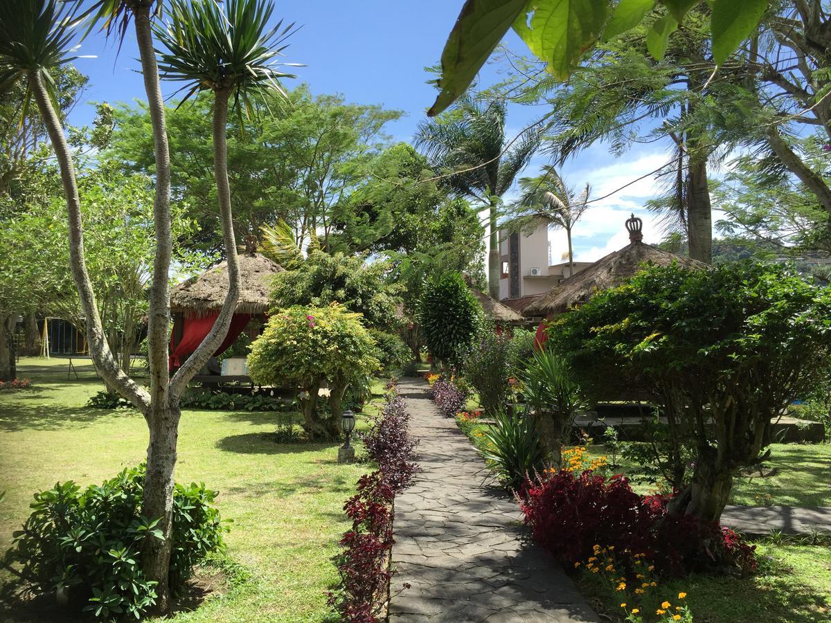 Hotel La Oma Lembang Exterior foto
