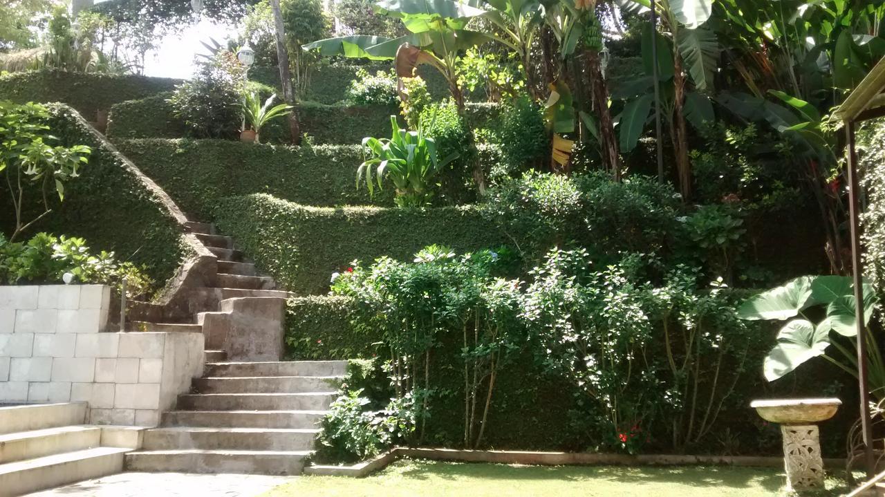 Hotel La Oma Lembang Exterior foto