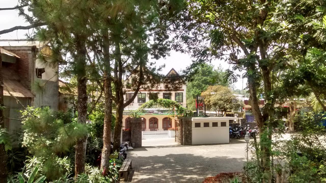 Hotel La Oma Lembang Exterior foto